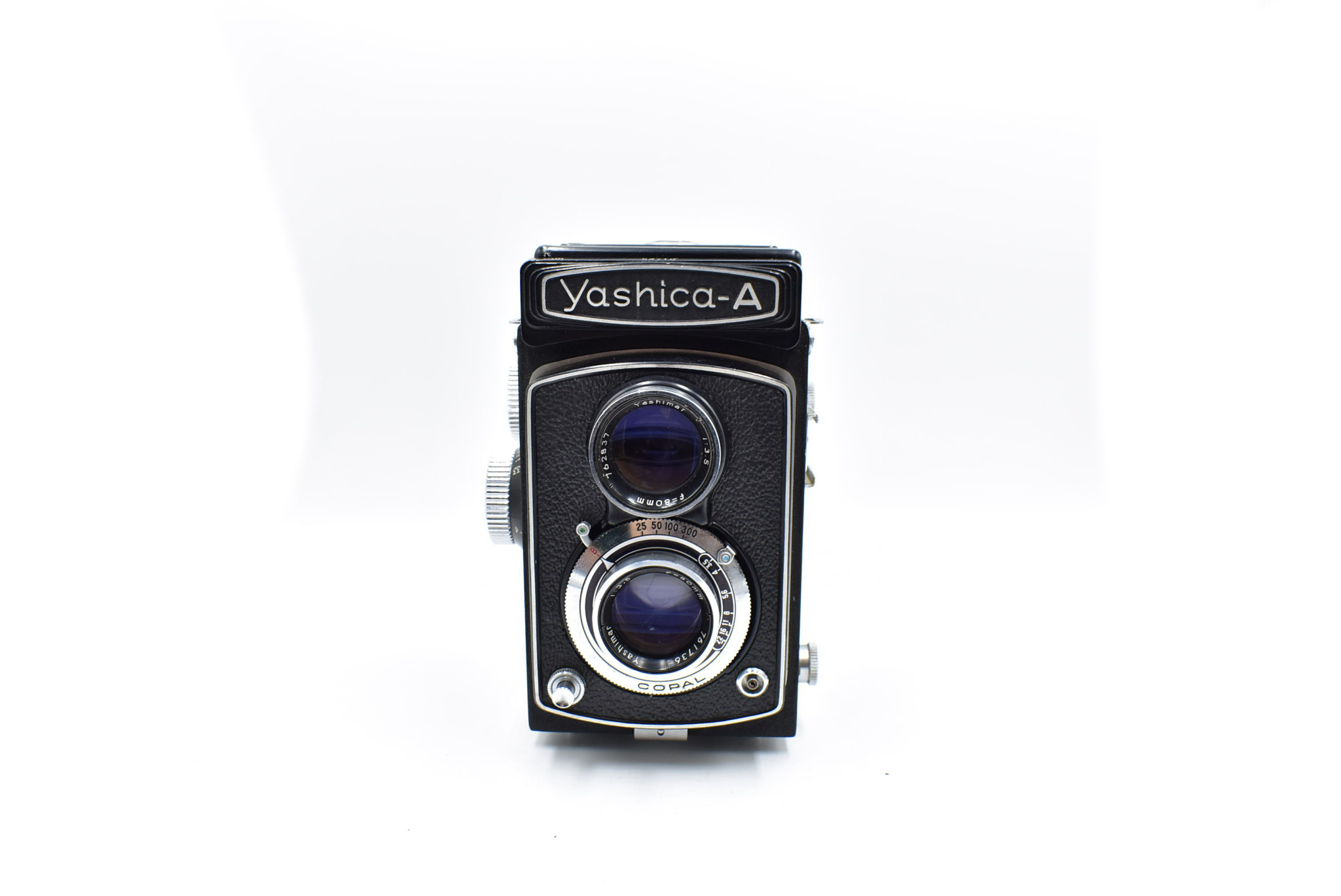 Pre-owned Yashica A 6x6 TLR with Yashikor 80mm Lens F3.5 Questions & Answers