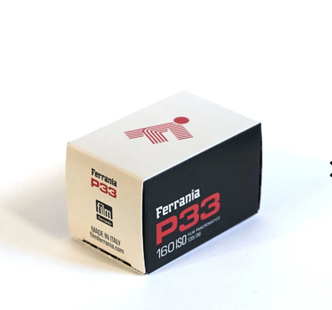 Does the P33 film cassette have a DX code?