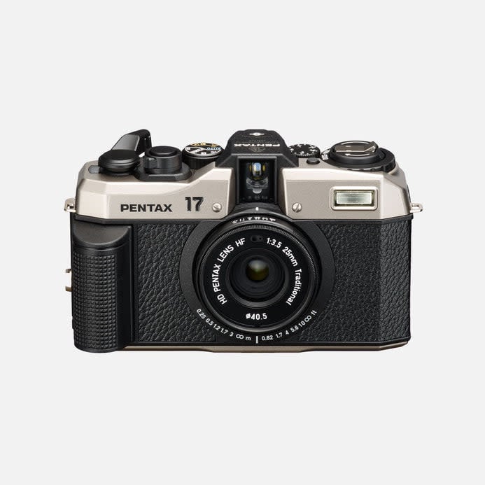 What focusing system does this camera use?